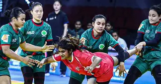 ইংল্যান্ডকে বিধ্বস্ত করেও শেষ চার অধরা বাংলাদেশের মেয়েদের